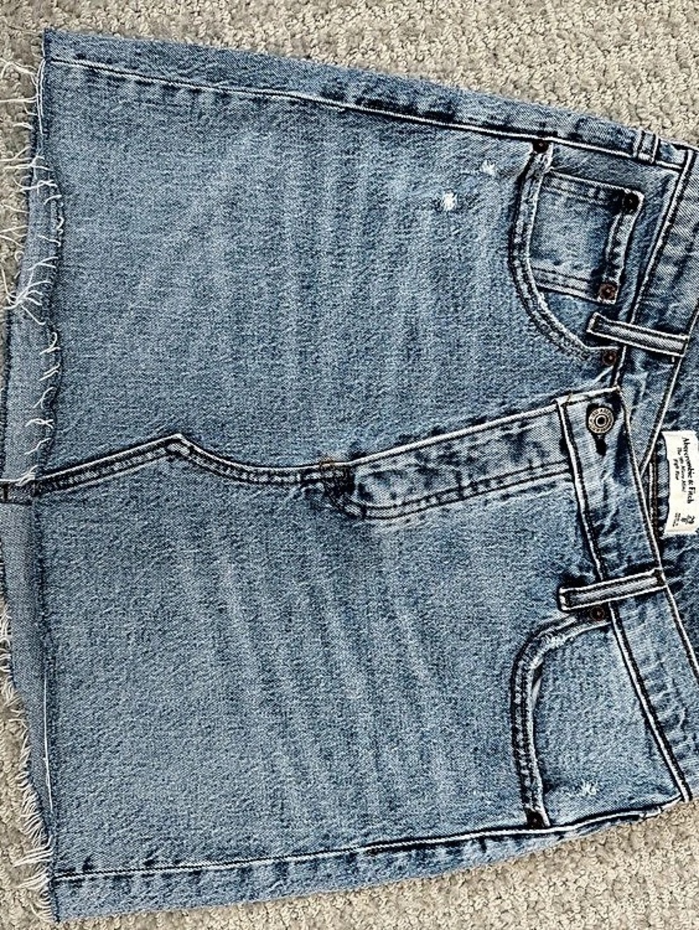 Abercrombie & Fitch Button-Front Denim skirt in Blue Size 8